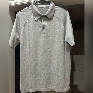 Fabletics Solid Gray Medium Moisture Wicking Golf Shirt